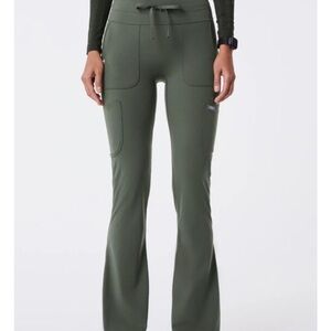 Figs scrub legging flare, size M